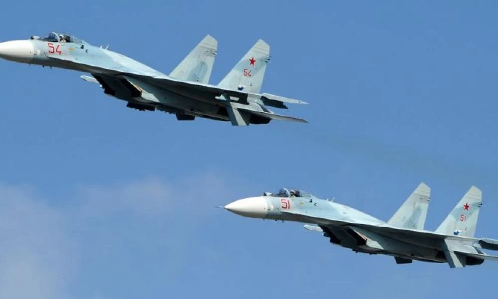 Ρωσικό Su-27 αναχαίτισε αεροσκάφη των ΗΠΑ και Βρετανίας στη Μαύρη Θάλασσα